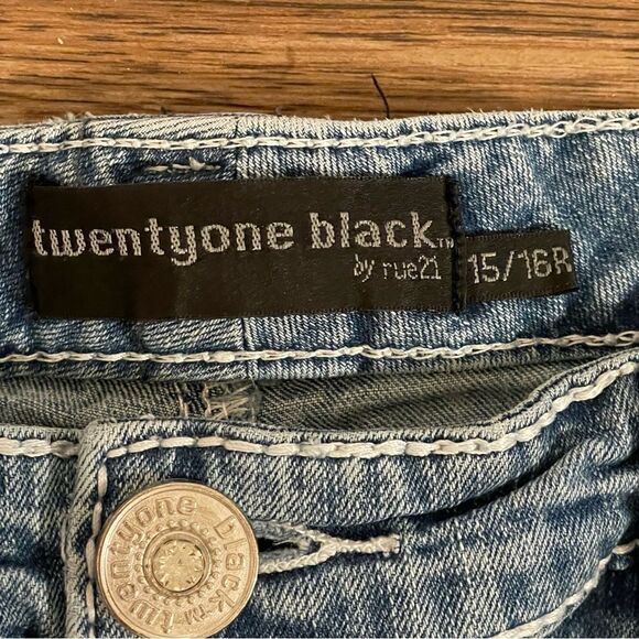 Twenty One Black Stretchy Distressed Regular Low-rise Slim Boot Jeans 15/16 - Picture 3 of 8